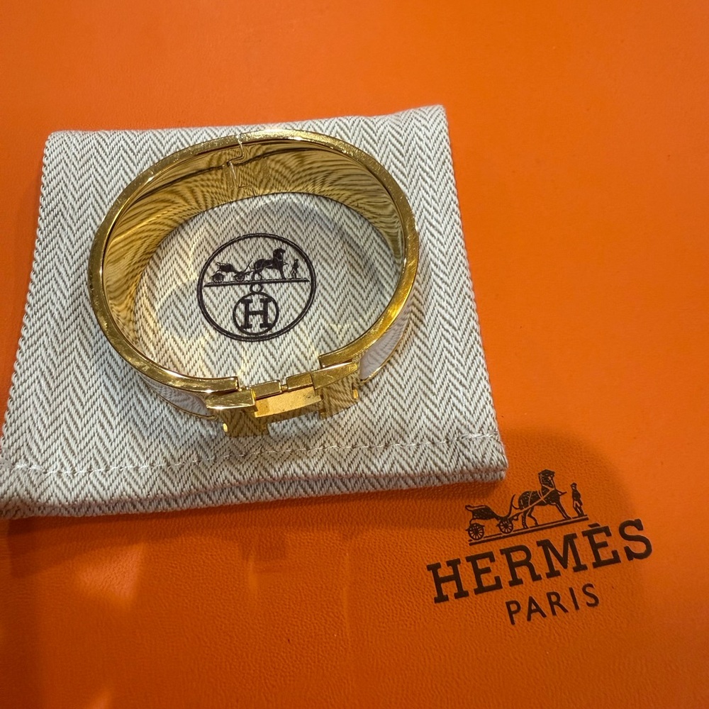 Hermes Clic Clac H Bracelet - Gold Hardware - Picture 6 of 6